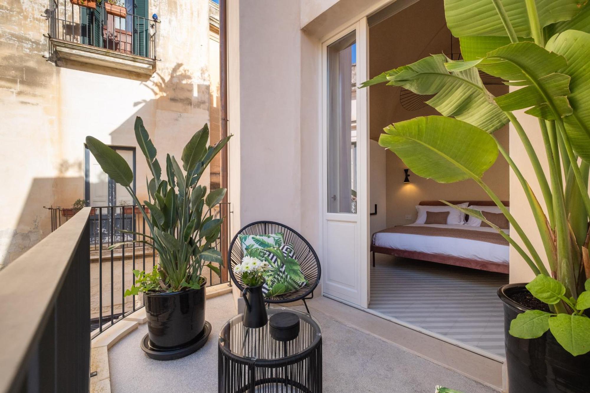 Palazzo Paisiello - Luxury Rooms レッチェ エクステリア 写真