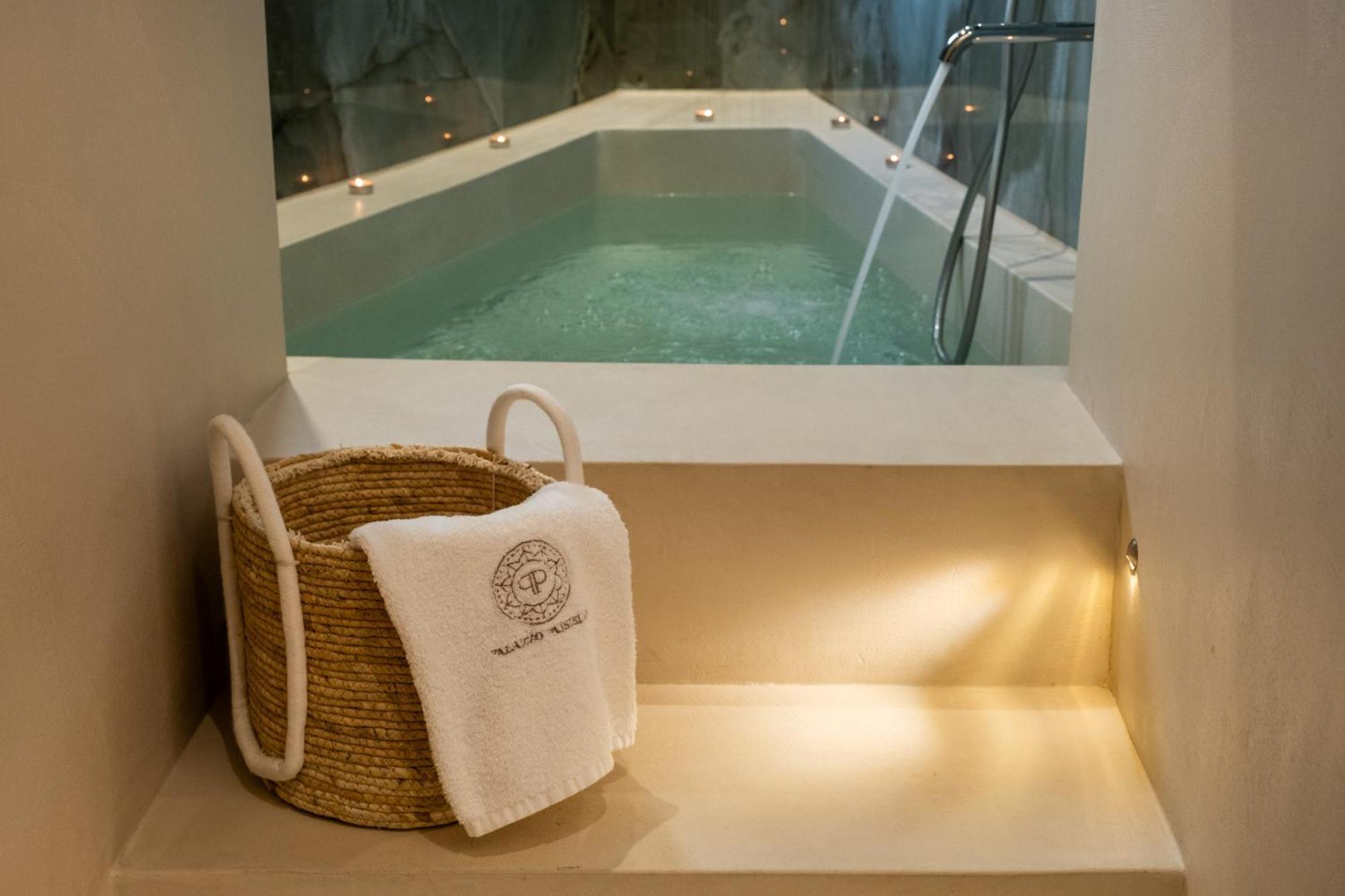 Palazzo Paisiello - Luxury Rooms レッチェ エクステリア 写真